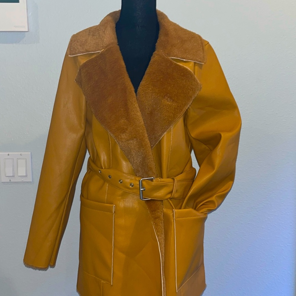 Love this jacket, very chic ! must have for wardrobe color, gorgeous,lightweight